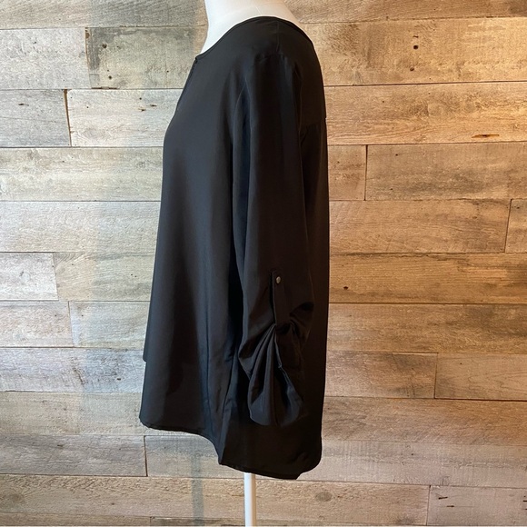 🛍️3/$30 Larry Levine women’s black billowy roll tab sleeve blouse size medium - Picture 4 of 9